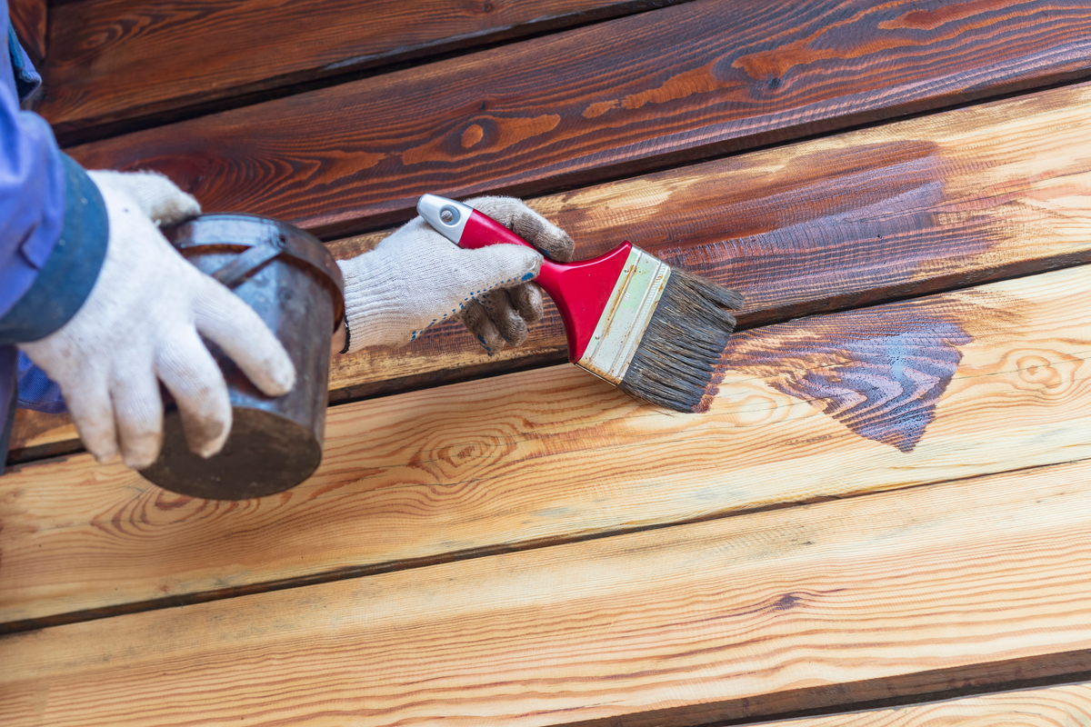 9. Лакування раніше оброблених стін з дерев'яних панелей у вологих приміщеннях 9. Лакування раніше оброблених стін з дерев'яних панелей у вологих приміщеннях